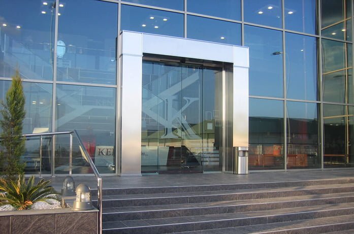 Protecnia Puertas de cristal Ditec con sensores de seguridad