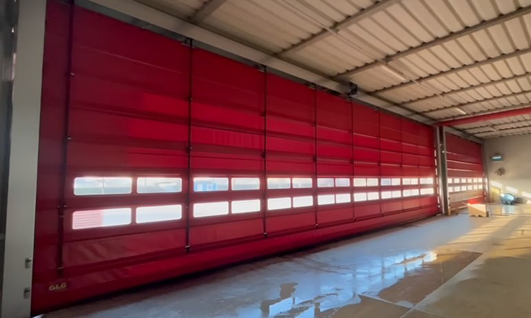 Protecnia Montaje de puertas rápidas industriales GLG