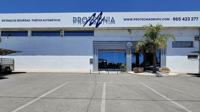 2025, año de soluciones eficaces en Protecnia para puertas industriales y residenciales